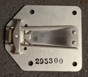 295300
