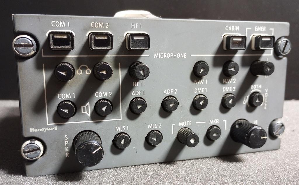 7511001-915  