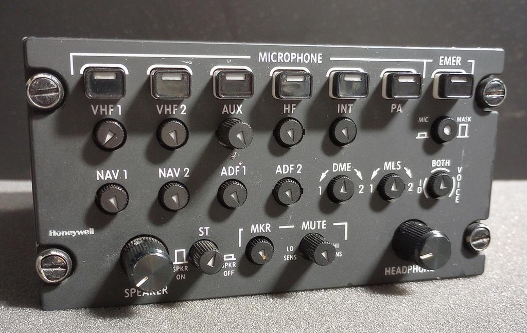 7511001-912
