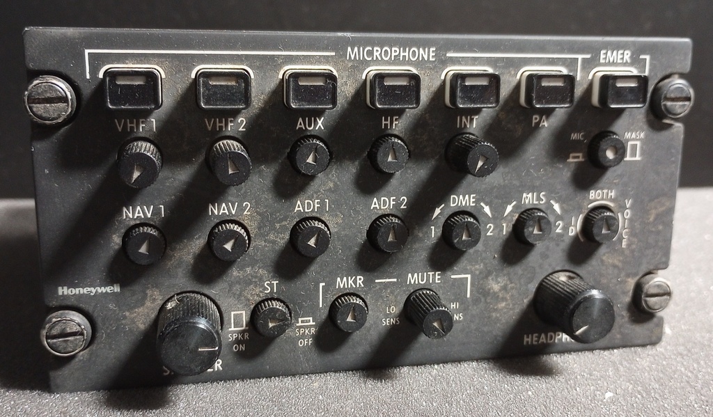 7511001-912