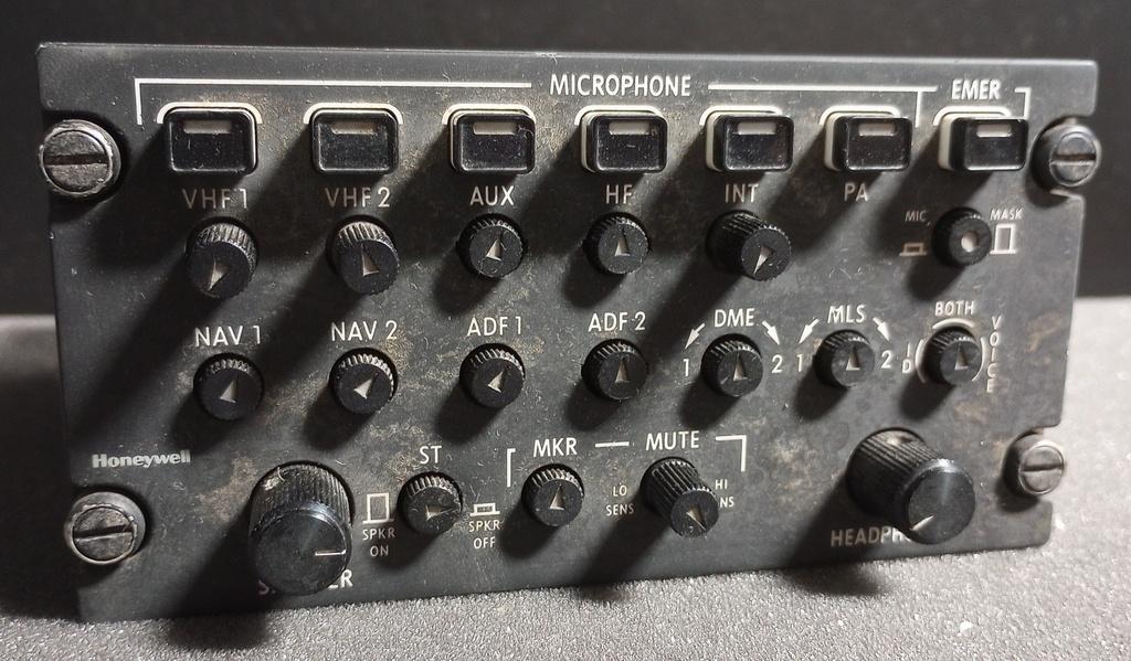 7511001-912