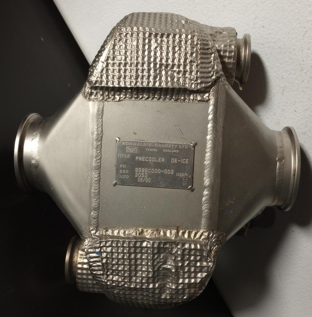 8588C000-002