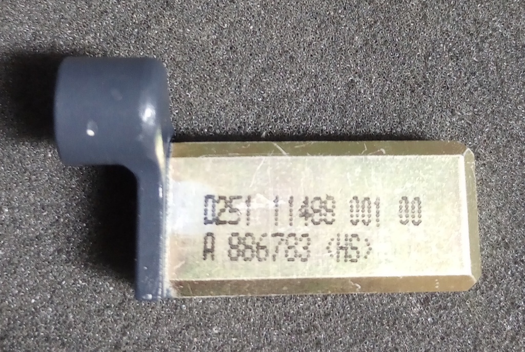D2511148800100