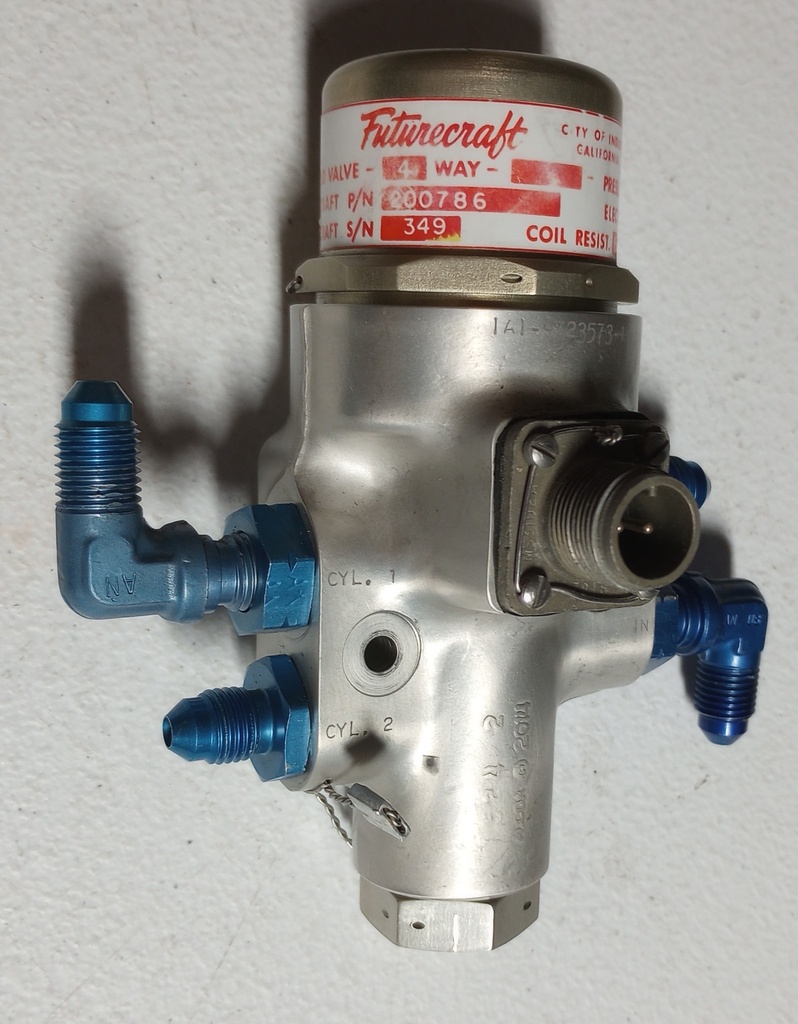 4723573-1