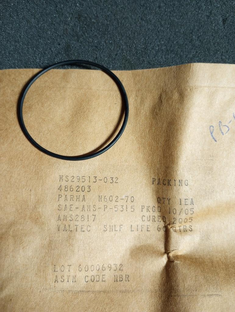 MS29513-032