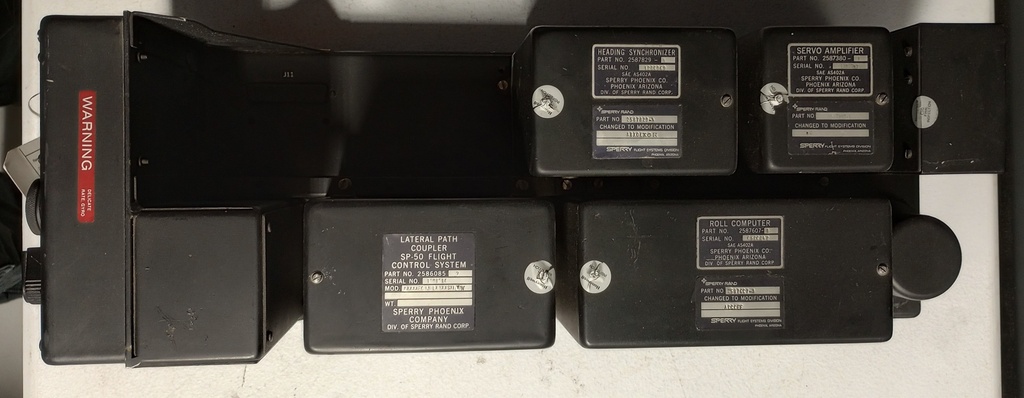 2586687-902