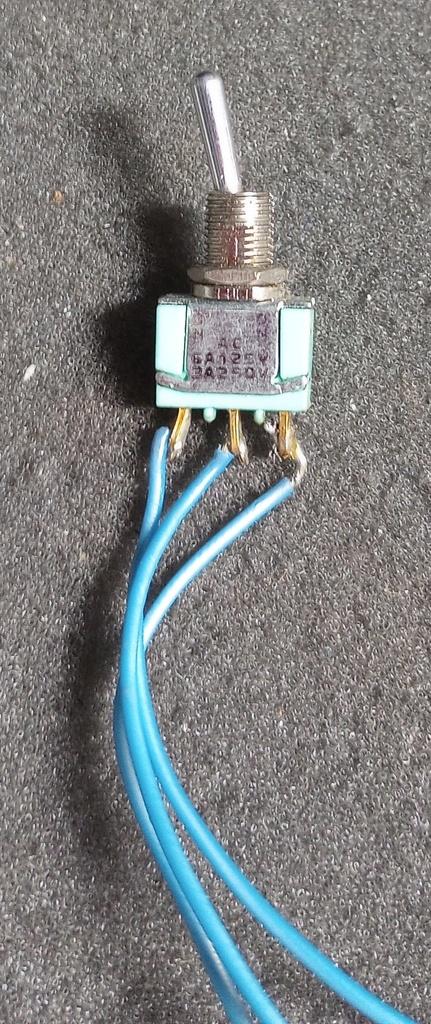 4900902