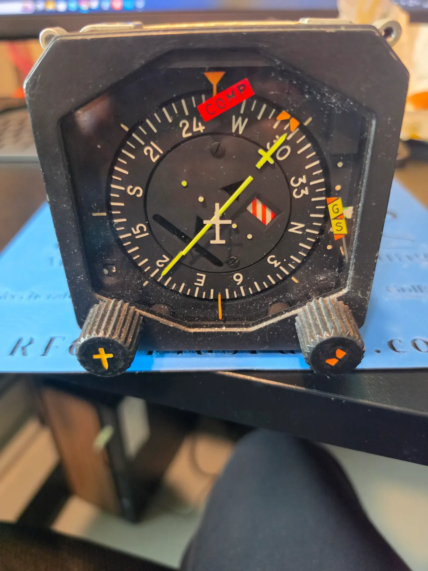 2592920-444